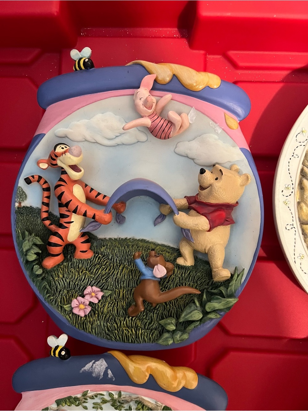 4 VINTAGE WINNIE THE POOH PLATES WALL DECOR - Picture 4 of 5